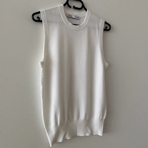💖 As new - Zara - Sleeveless Knit Top 💖 - Picture 2 of 7